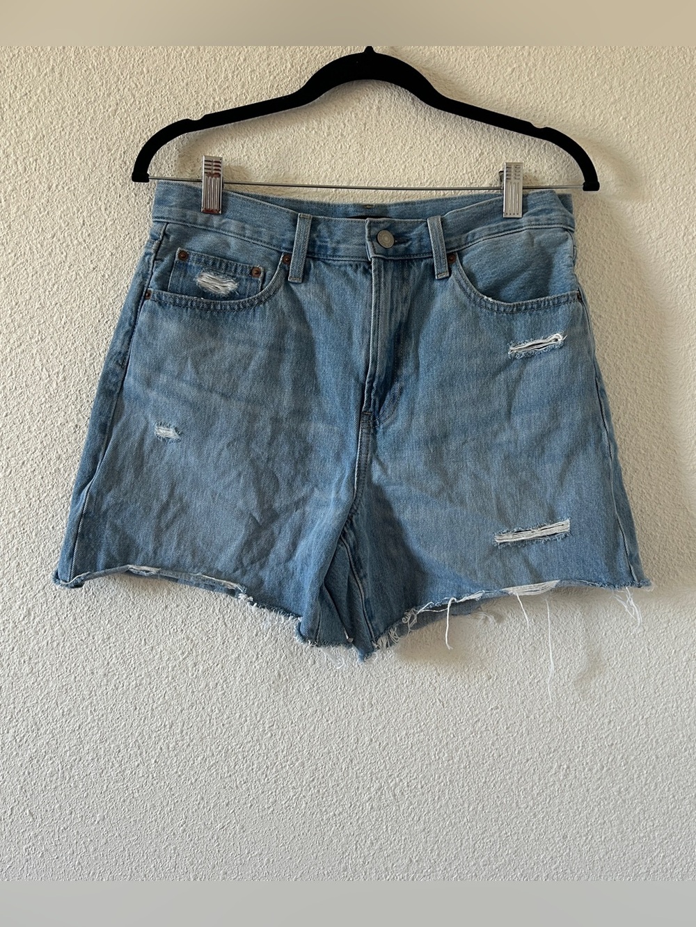 Uniqlo Cut Off Distressed Denim Shorts 4.5” inseam Women’s 27 Blue